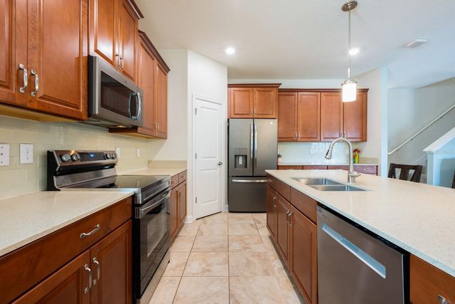 11816 CAMPFIRE STORY LANE, Orlando, FL 32832