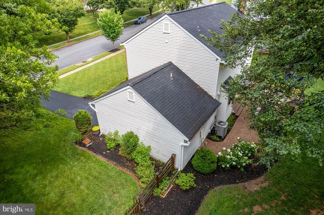 4704 YORKSHIRE DR, Ellicott City, MD 21043