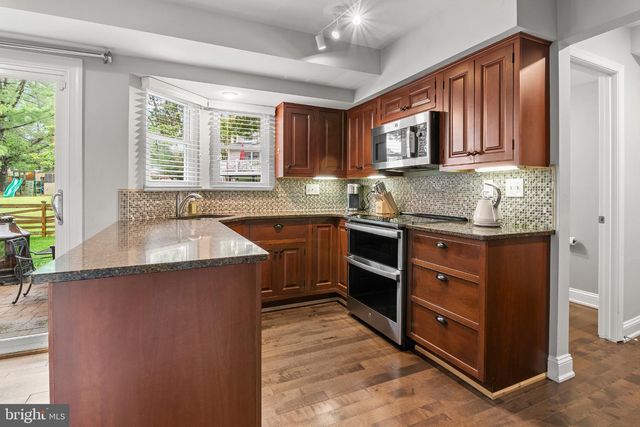 4704 YORKSHIRE DR, Ellicott City, MD 21043