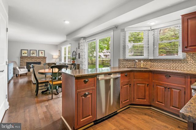 4704 YORKSHIRE DR, Ellicott City, MD 21043