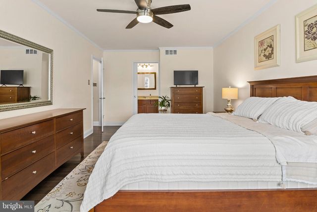 4704 YORKSHIRE DR, Ellicott City, MD 21043