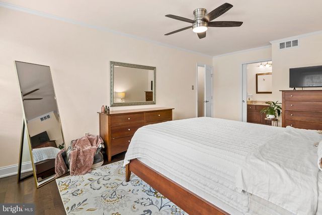 4704 YORKSHIRE DR, Ellicott City, MD 21043