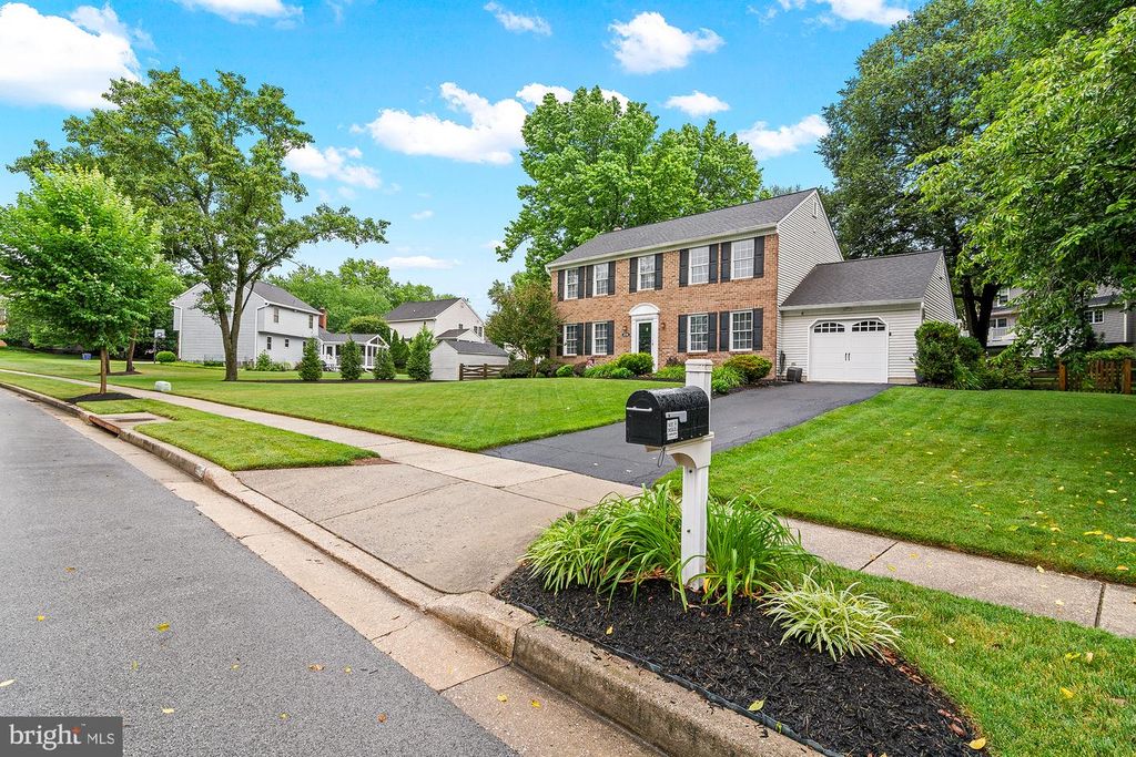 4704 YORKSHIRE DR, Ellicott City, MD 21043
