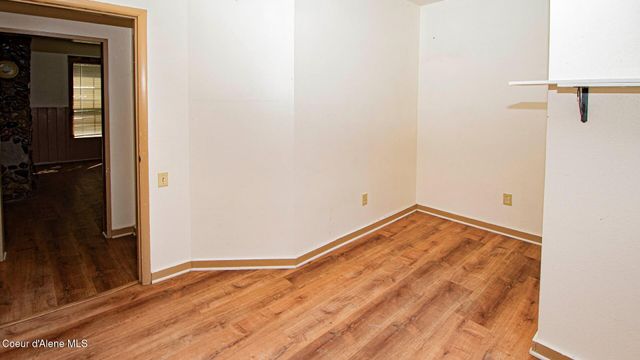 6962 Oak St, Bonners Ferry, ID 83805