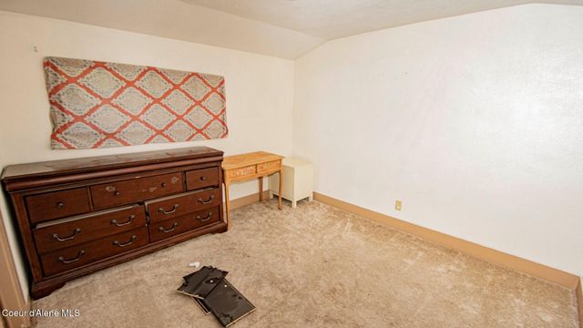 6962 Oak St, Bonners Ferry, ID 83805
