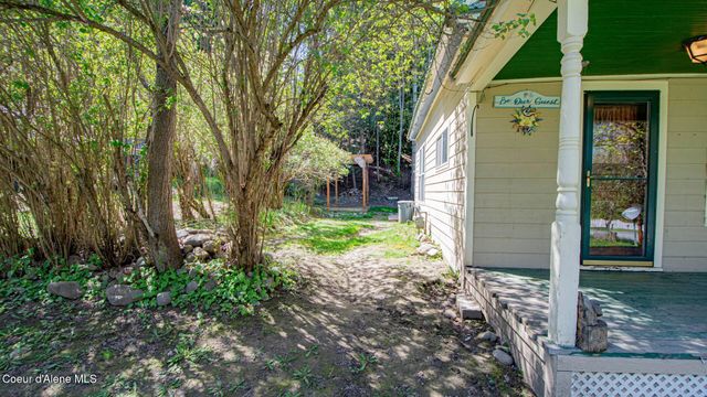 6962 Oak St, Bonners Ferry, ID 83805