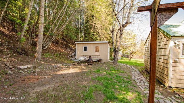 6962 Oak St, Bonners Ferry, ID 83805