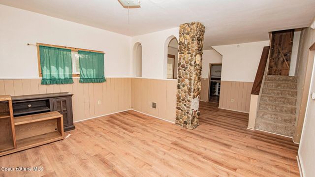 6962 Oak St, Bonners Ferry, ID 83805