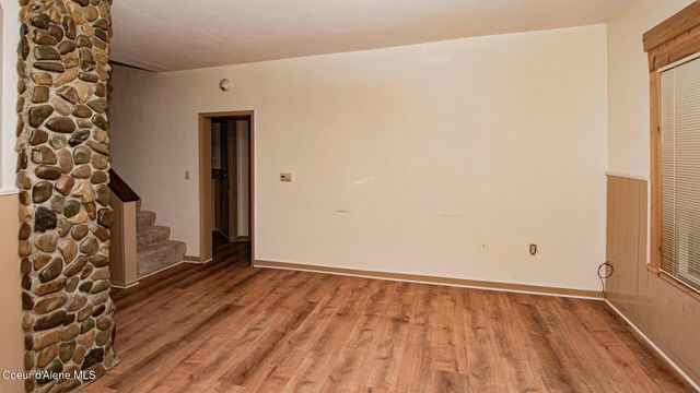 6962 Oak St, Bonners Ferry, ID 83805