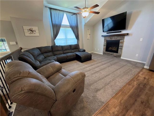 21401 Noble Street, Spring Hill, KS 66083