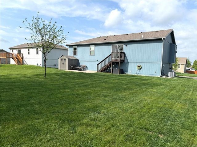 21401 Noble Street, Spring Hill, KS 66083