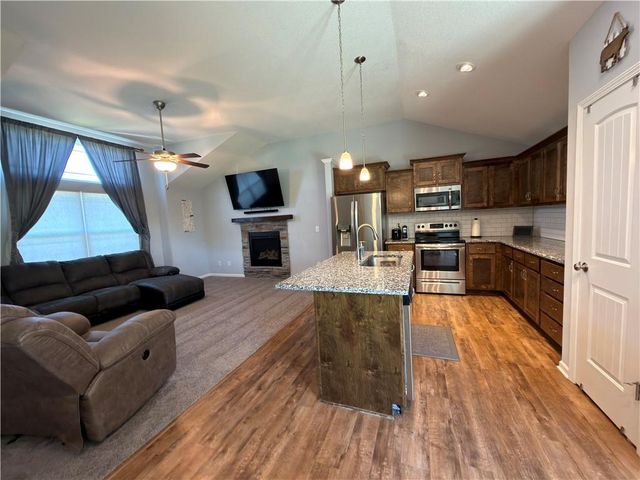 21401 Noble Street, Spring Hill, KS 66083