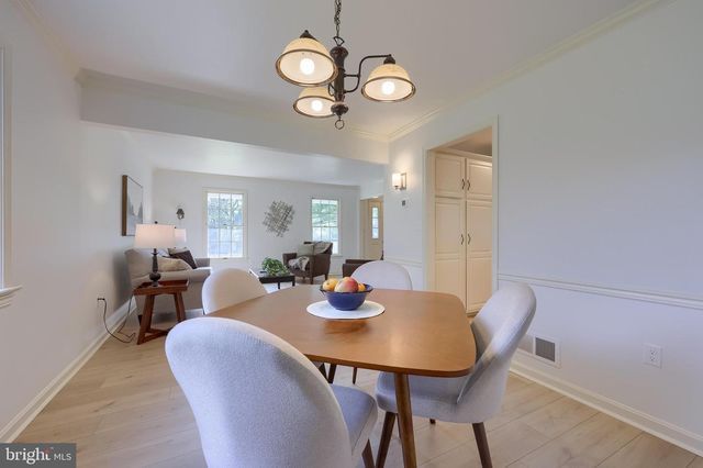 1 BROOKWOOD DR, Lititz, PA 17543