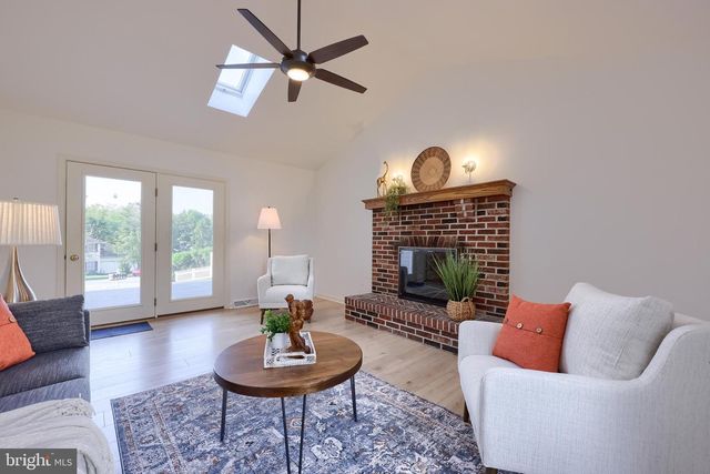 1 BROOKWOOD DR, Lititz, PA 17543