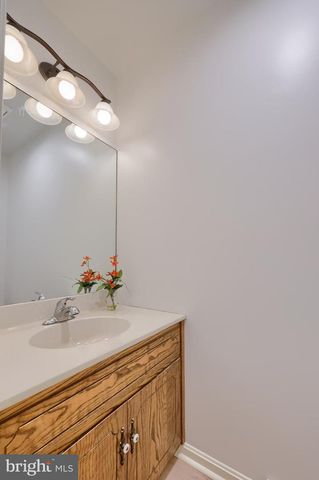 1 BROOKWOOD DR, Lititz, PA 17543