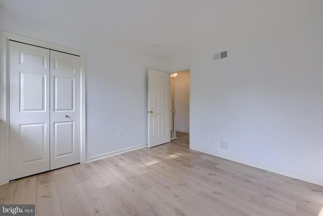 1 BROOKWOOD DR, Lititz, PA 17543