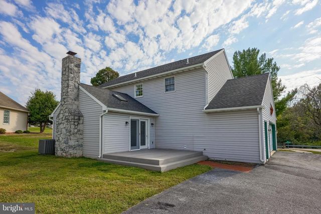 1 BROOKWOOD DR, Lititz, PA 17543