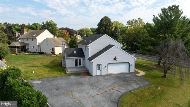 1 BROOKWOOD DR, Lititz, PA 17543