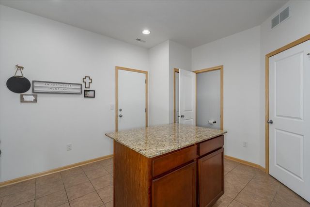 617 Villa Court, West Des Moines, IA 50266