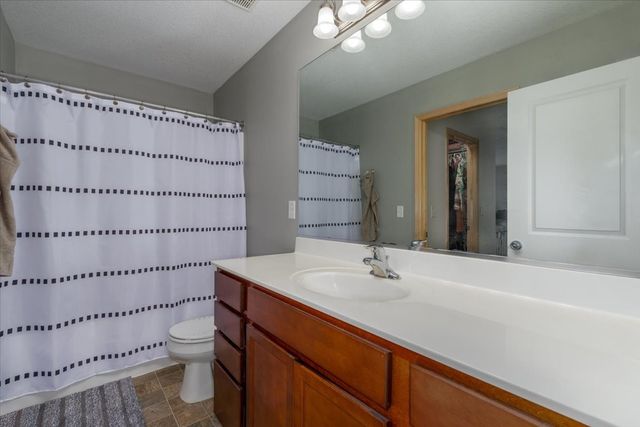 617 Villa Court, West Des Moines, IA 50266