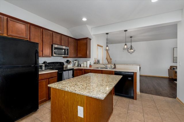 617 Villa Court, West Des Moines, IA 50266