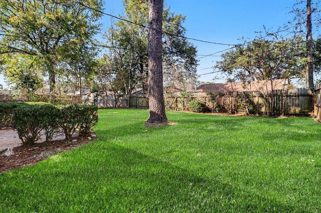 321 Reta Drive, Deer Park, TX 77536
