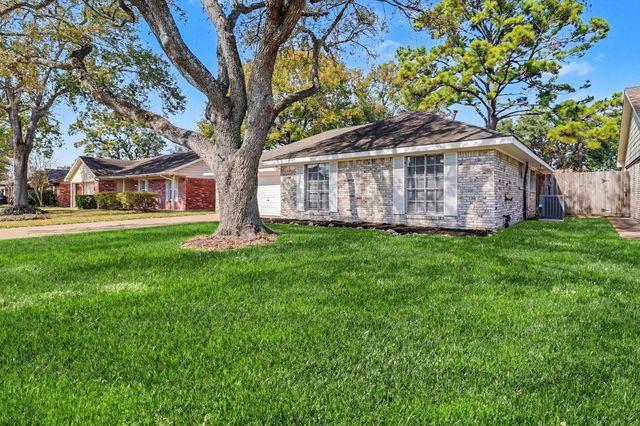 321 Reta Drive, Deer Park, TX 77536
