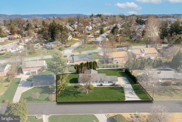 1615 CRESTLYN RD, York, PA 17403