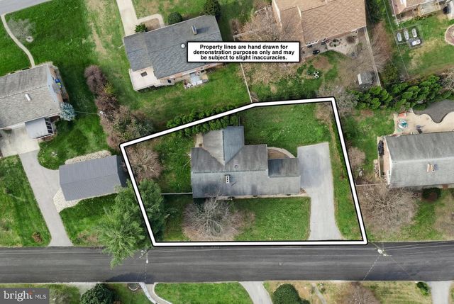 1615 CRESTLYN RD, York, PA 17403