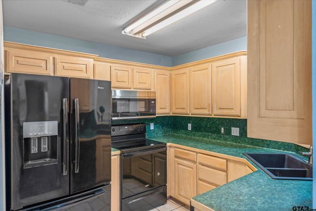 560 Washington St., Van, TX 75790