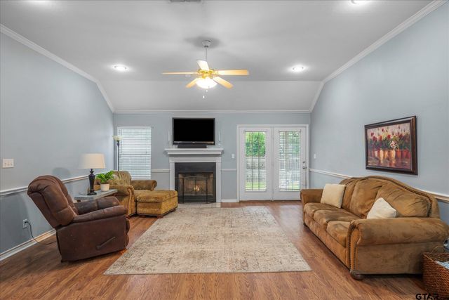 560 Washington St., Van, TX 75790