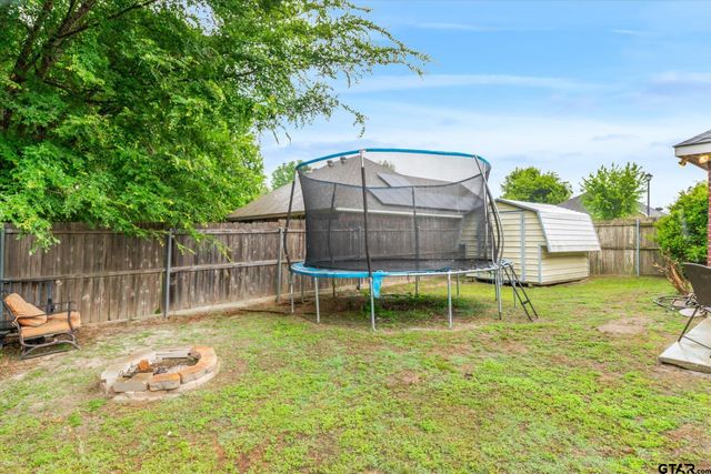 560 Washington St., Van, TX 75790