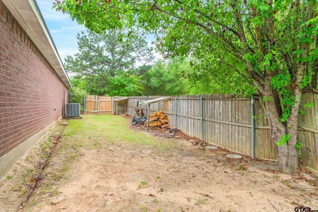 560 Washington St., Van, TX 75790