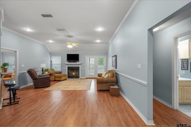 560 Washington St., Van, TX 75790