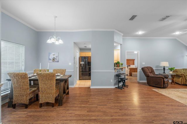 560 Washington St., Van, TX 75790