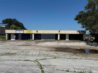 4128 BRADY Street, Davenport, IA 52806