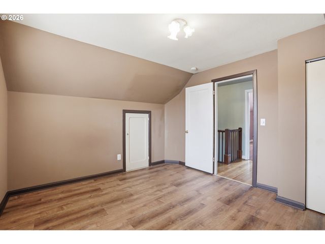 1910 HARNEY St, Vancouver, WA 98660
