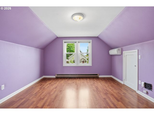 1910 HARNEY St, Vancouver, WA 98660
