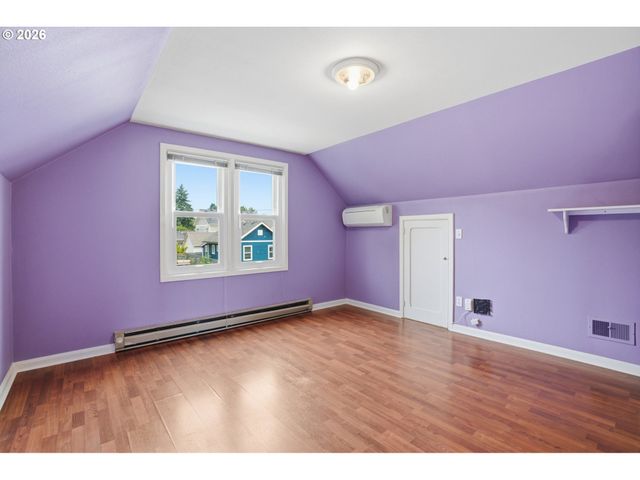 1910 HARNEY St, Vancouver, WA 98660