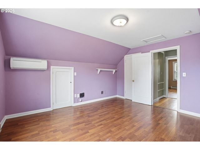 1910 HARNEY St, Vancouver, WA 98660