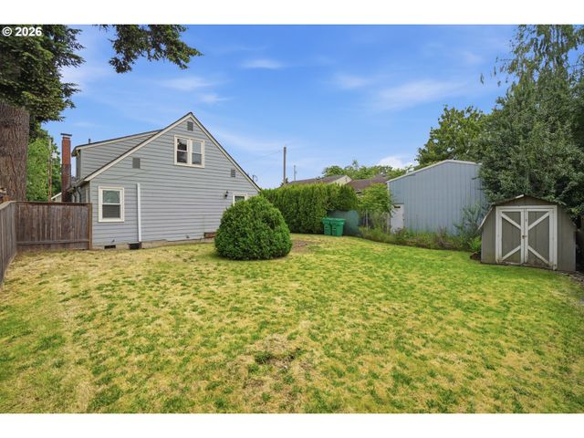 1910 HARNEY St, Vancouver, WA 98660