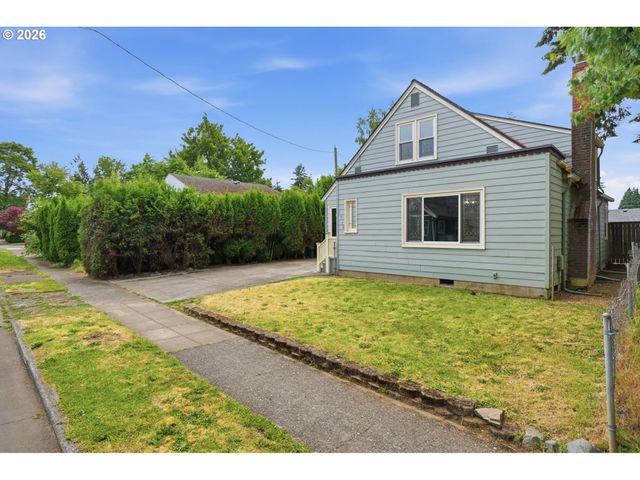 1910 HARNEY St, Vancouver, WA 98660