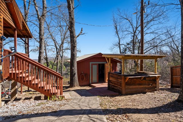 4902 State Highway 13, Lampe, MO 65681