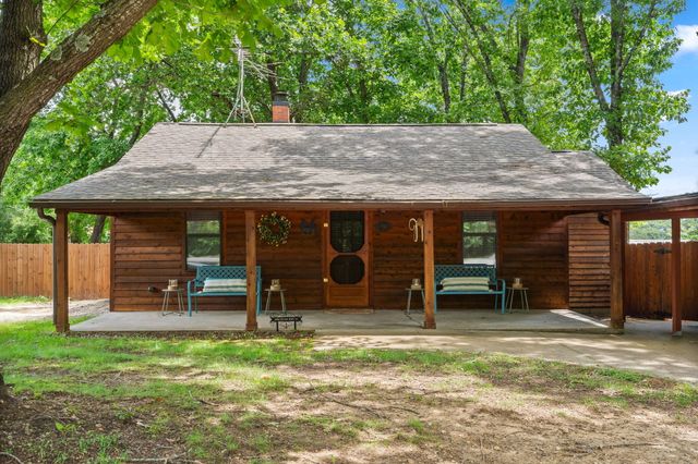 4902 State Highway 13, Lampe, MO 65681