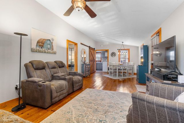 4902 State Highway 13, Lampe, MO 65681