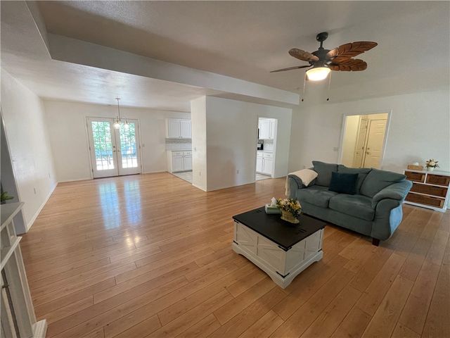 2800 N Erie Avenue, Russellville, AR 72802