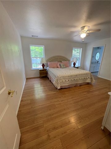 2800 N Erie Avenue, Russellville, AR 72802