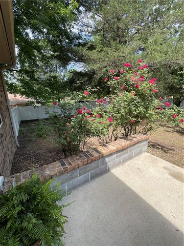 2800 N Erie Avenue, Russellville, AR 72802