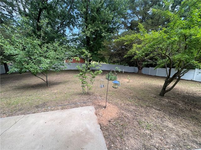 2800 N Erie Avenue, Russellville, AR 72802
