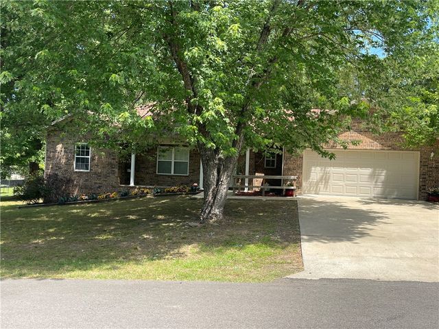 2800 N Erie Avenue, Russellville, AR 72802